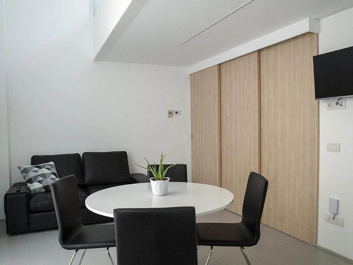 Brand new apartments Ortiquattro Milan 0*,  Italie