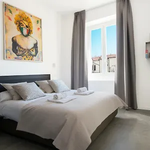  Apartment Ambio Luxury Trastevere Italy